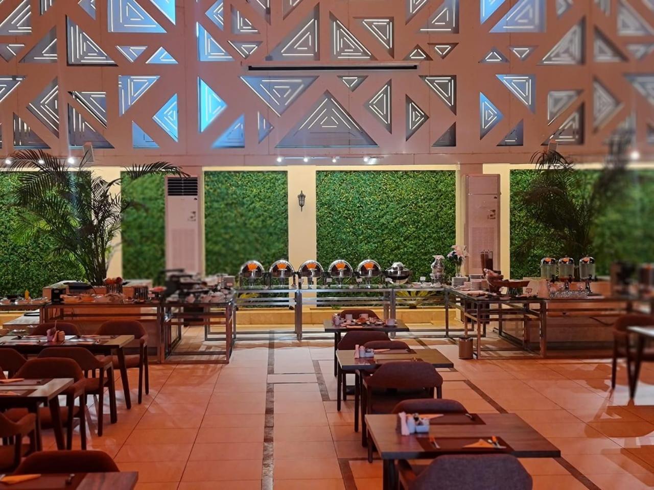 Sarwat Park Hotel Riyadh - Diplomatic Quarter Dış mekan fotoğraf